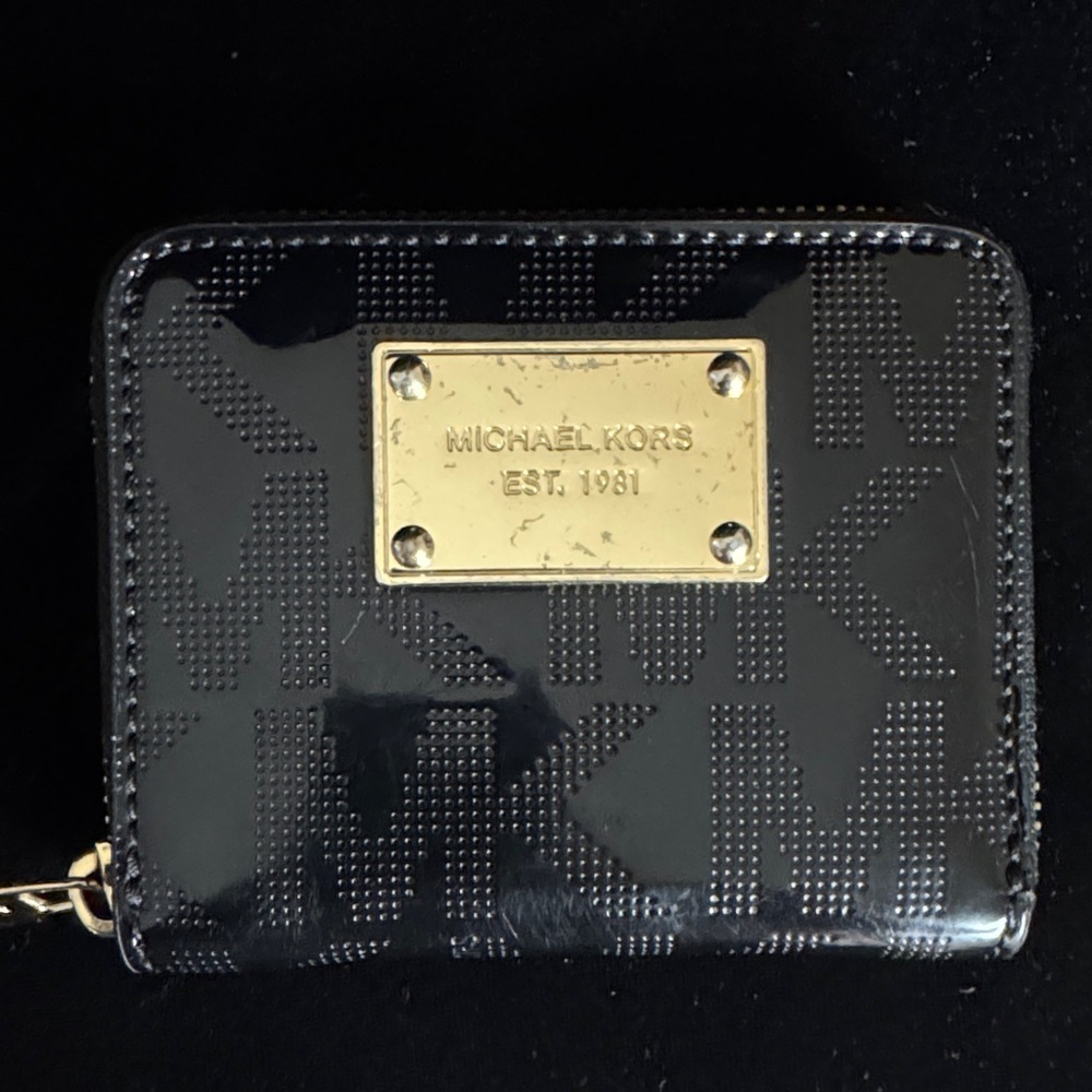 Michael Kors Glossy Black Tote with Gold Chains with Matching Wallet - Picture 14 of 14
